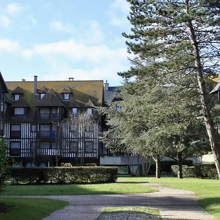 Apartment Les Jardins Du Yacht Club-4 By Interhome *