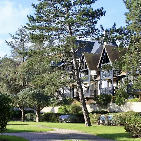 Apartment Les Jardins Du Yacht Club-4 By Interhome *